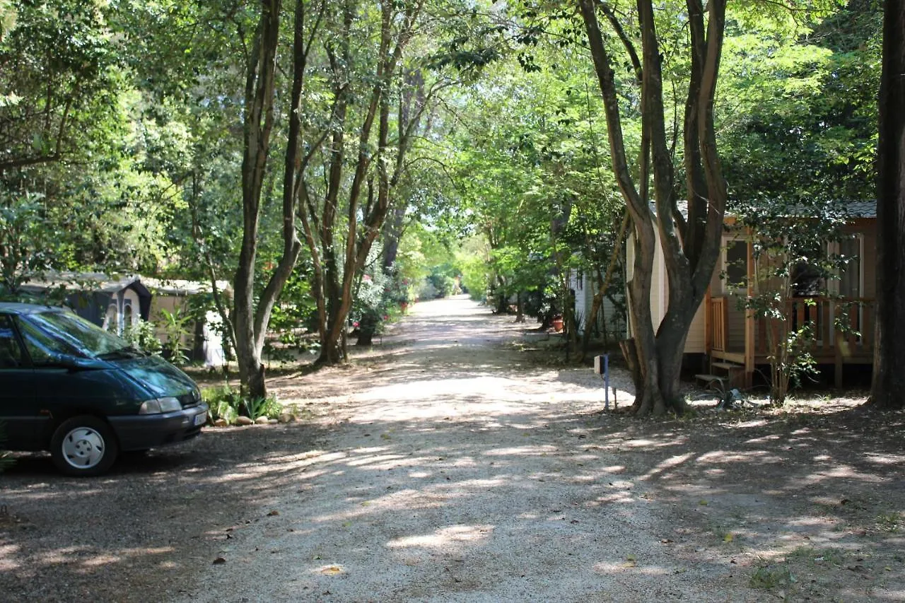 ***  Camping De La Chapelette Saint-Martin-de-Crau Francia